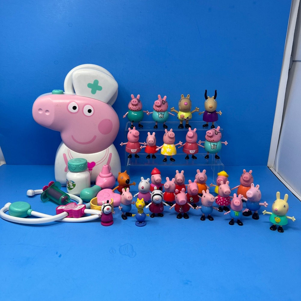 Peppa Pig Toy Figure Lot and Nurse Carry Case Doctor Kit Pink 35 Pieces
